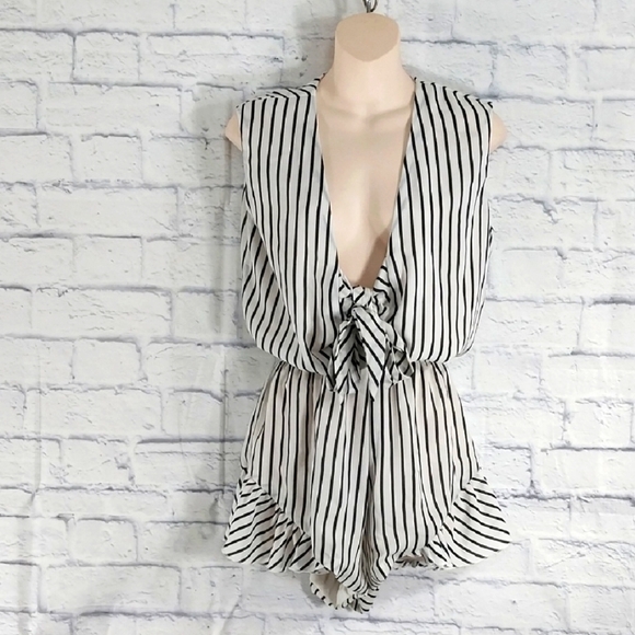 Lioness Romper Striped Blue White Ruffles Sz XS - Picture 1 of 5